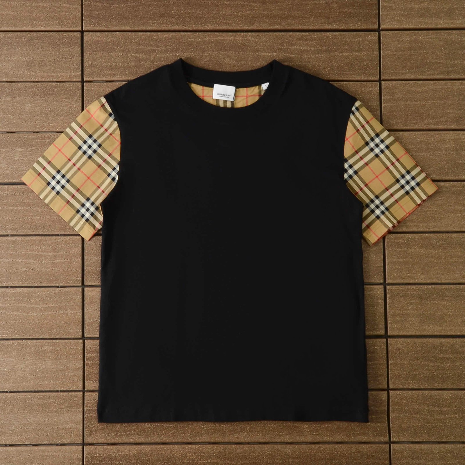 af521fe1.jpeg T-SHIRT - Image 1