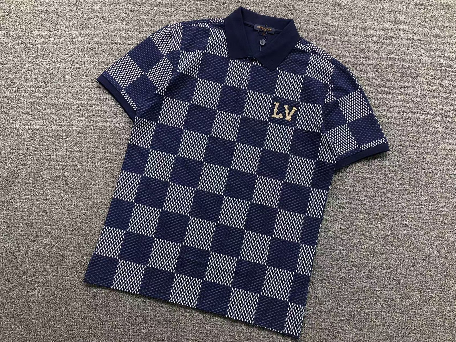 c2717af1.jpg T-SHIRT - Image 1