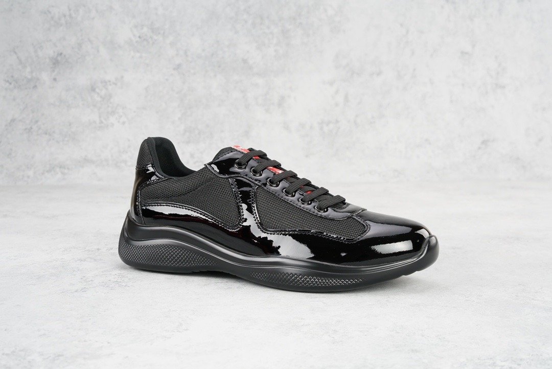 d92f3450.jpg SNEAKERS - Image 1